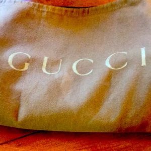 Gucci shoulder bag with matching wallet!